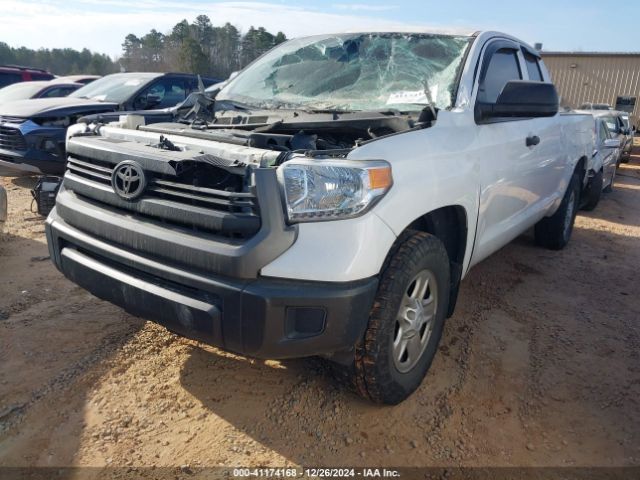 5TFUW5F13GX569472 Toyota Tundra Sr 5.7l V8