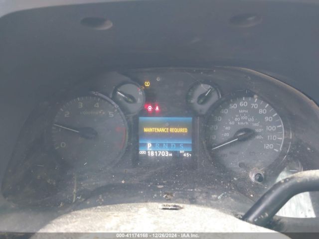 5TFUW5F13GX569472 Toyota Tundra Sr 5.7l V8