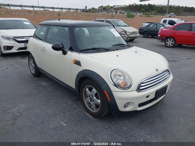 2010 MINI COOPER HARDTOP WMWMF3C54ATZ66213