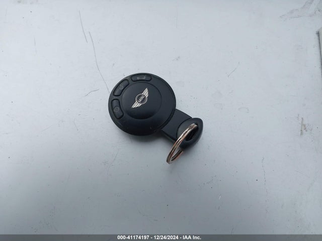 2010 MINI COOPER HARDTOP WMWMF3C54ATZ66213 Photo 10