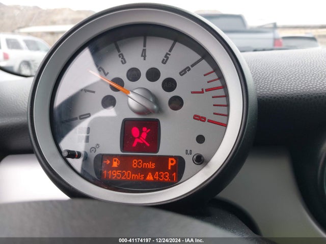 2010 MINI COOPER HARDTOP WMWMF3C54ATZ66213 Photo 6