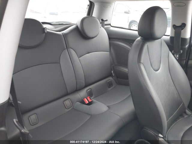 2010 MINI COOPER HARDTOP WMWMF3C54ATZ66213 Photo 7