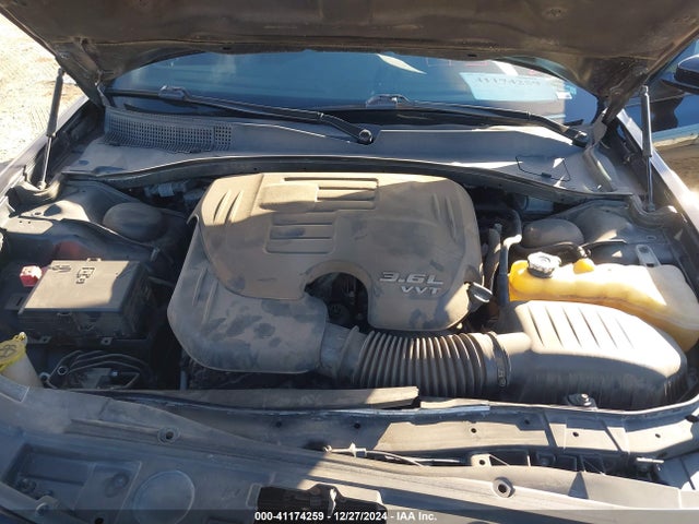 2C3CCABG0KH573293 Chrysler 300 300s