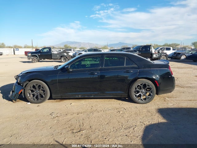 2C3CCABG0KH573293 Chrysler 300 300s