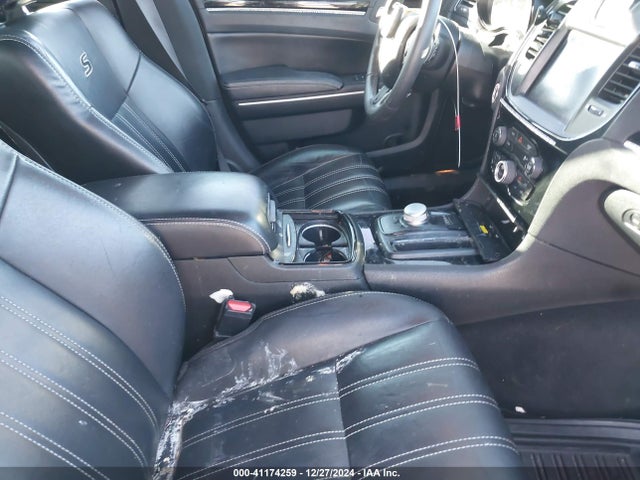2C3CCABG0KH573293 Chrysler 300 300s