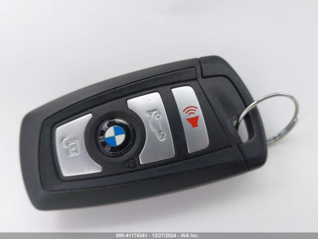 WBA8A9C37HK864874 BMW 320i