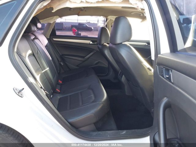 1VWBT7A39EC067040 Volkswagen Passat 1.8t Se