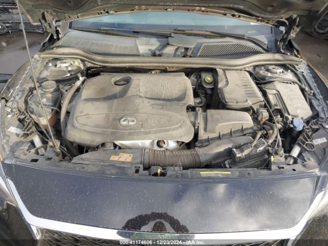 SJKCH5CR8JA044432 Infiniti Qx30 Premium