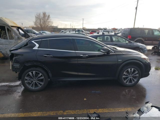 SJKCH5CR8JA044432 Infiniti Qx30 Premium
