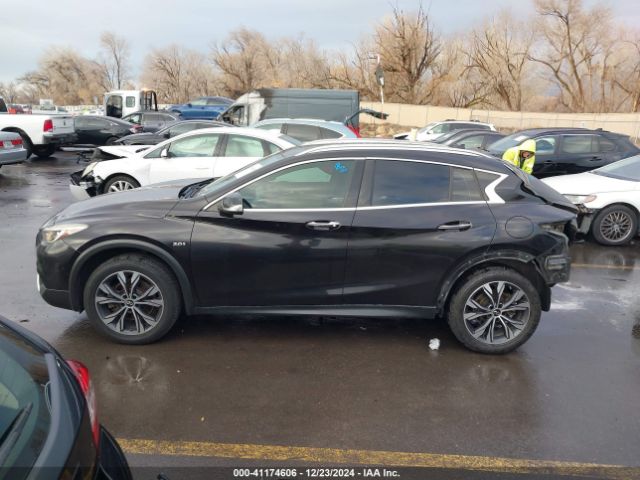 SJKCH5CR8JA044432 Infiniti Qx30 Premium
