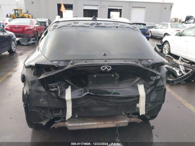 SJKCH5CR8JA044432 Infiniti Qx30 Premium
