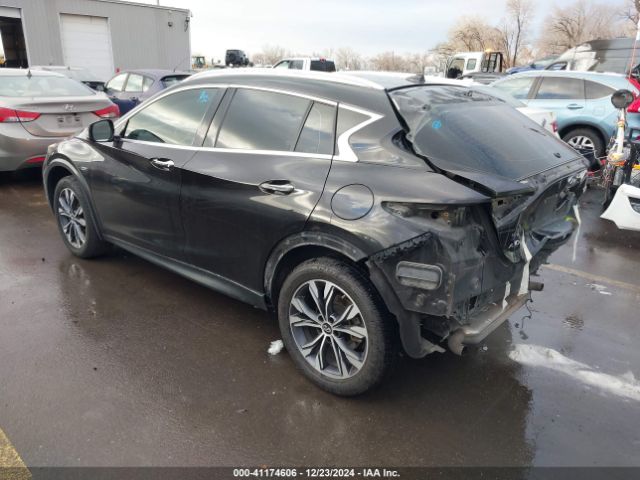 SJKCH5CR8JA044432 Infiniti Qx30 Premium