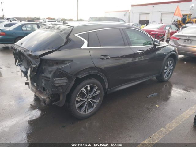 SJKCH5CR8JA044432 Infiniti Qx30 Premium