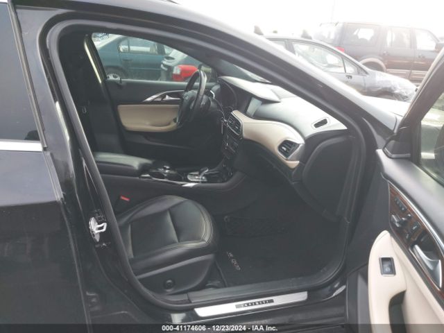 SJKCH5CR8JA044432 Infiniti Qx30 Premium