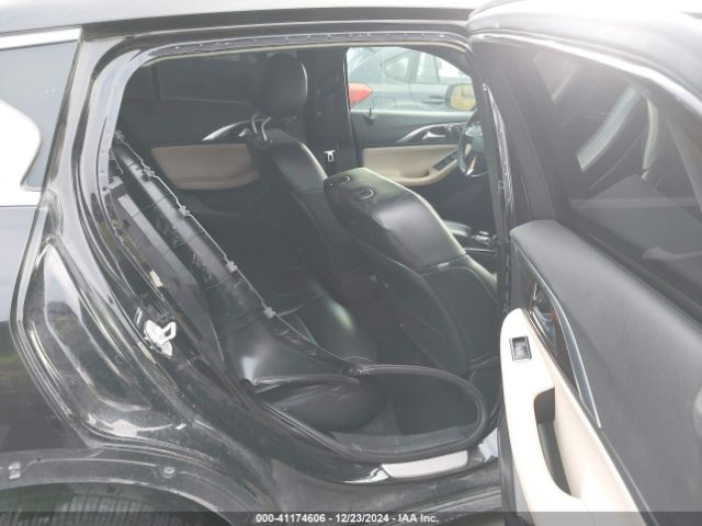 SJKCH5CR8JA044432 Infiniti Qx30 Premium