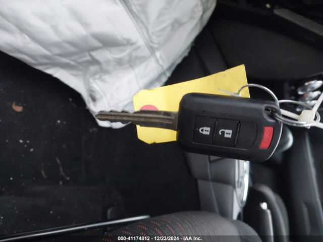 JA4AR3AU7HZ047198 Mitsubishi Outlander Sport 2.0 Es