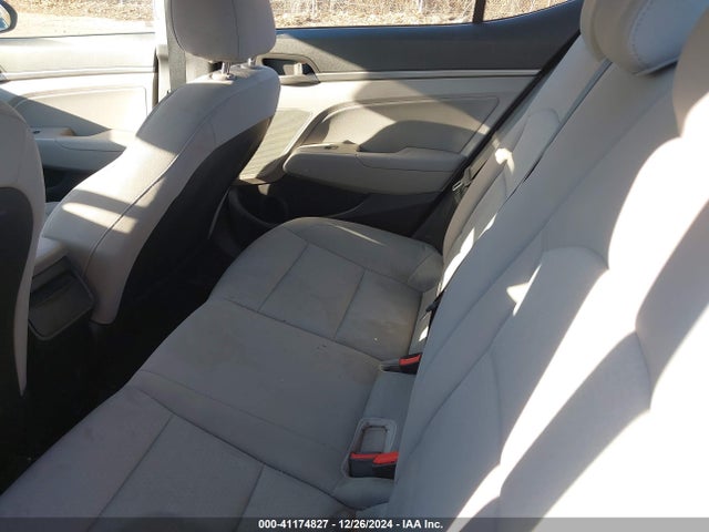5NPD84LF4HH008893 Hyundai ELANTRA SE