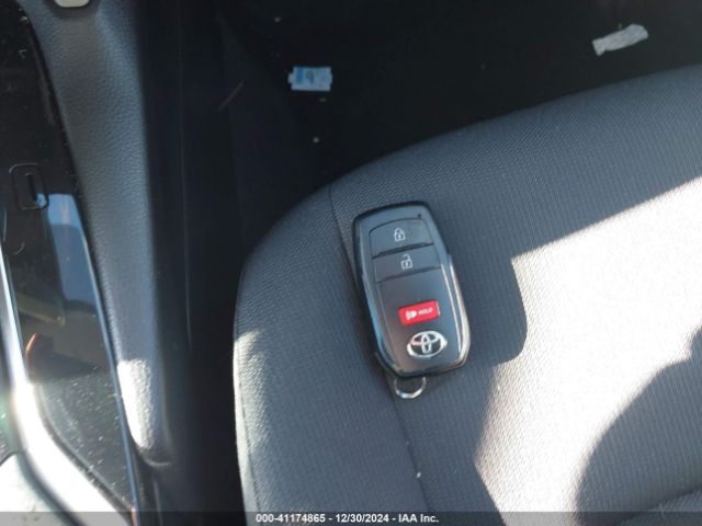 7MUBAAAG9RV104784 Toyota Corolla Cross Le