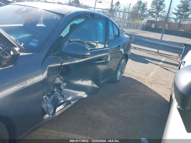 ZARFAMBN0P7670825 Alfa Romeo Giulia Ti Rwd