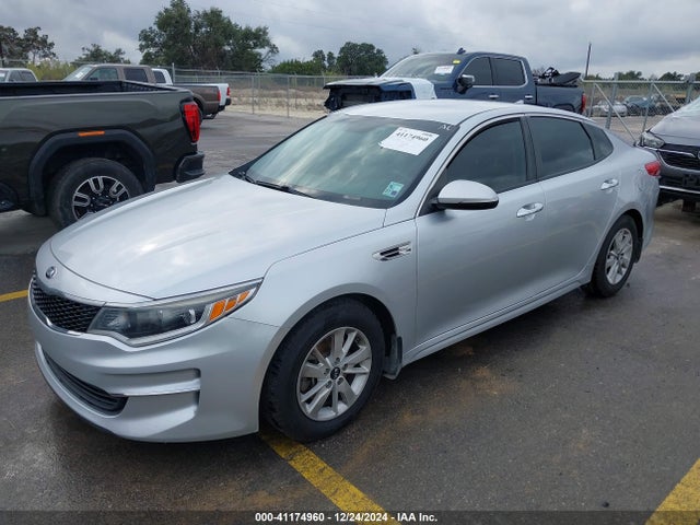 KIA Optima Lx 2017 5XXGT4L37HG160650 Image 2