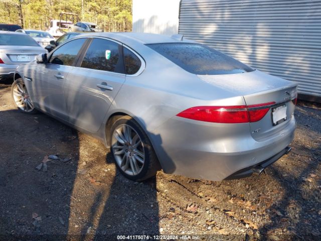 2016 JAGUAR XF SAJBK4BV2GCY12204 Photo 2
