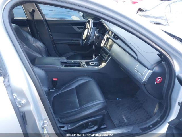 2016 JAGUAR XF SAJBK4BV2GCY12204 Photo 4
