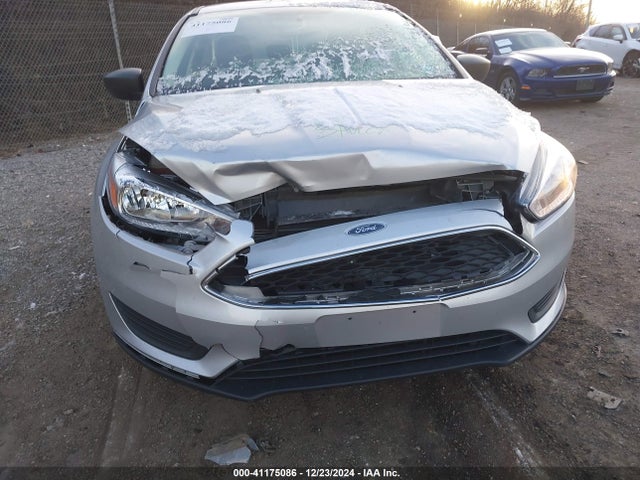 1FADP3E2XJL208126 Ford FOCUS S