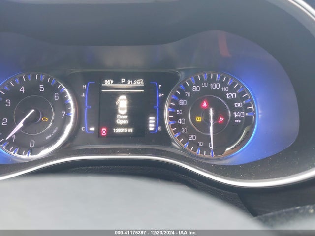 Chrysler 200 Limited 2015 1C3CCCAB8FN605390 Image 7