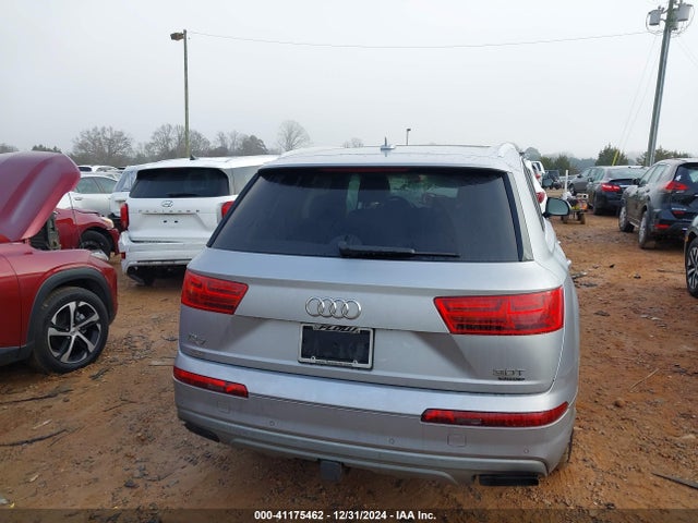 Audi Q7 3.0t Premium 2017 WA1LAAF76HD003875 Image 17