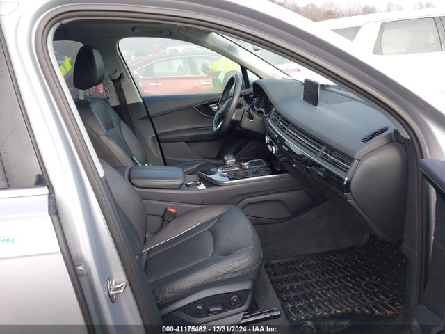 Audi Q7 3.0t Premium 2017 WA1LAAF76HD003875 Image 5