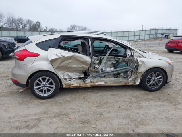 1FADP3K2XJL319053 Ford FOCUS SE