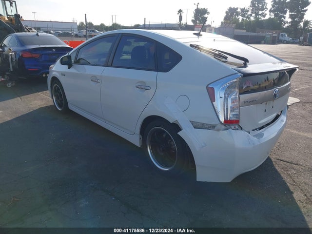 Toyota Prius Plug-in Advanced 2015 JTDKN3DP9F3073703 Image 3