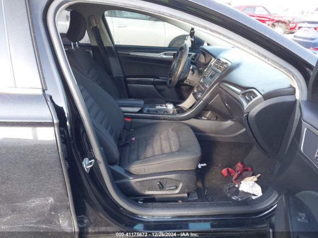 3FA6P0H72JR125581 Ford FUSION SE