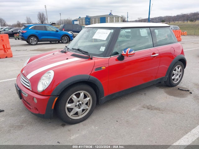 2006 MINI COOPER WMWRC33566TK70698 Photo 1