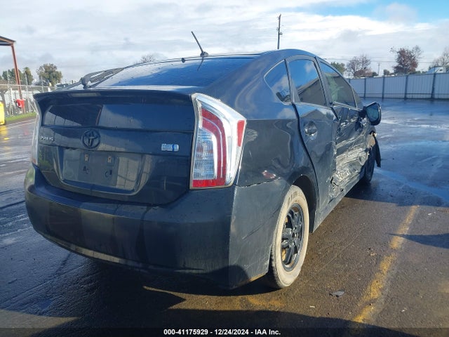 Toyota Prius Two 2015 JTDKN3DU1F1973707 Image 4