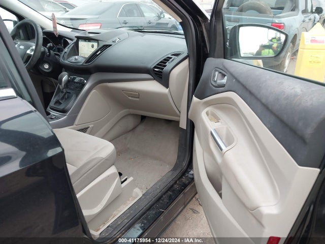 1FMCU0GX0GUA64719 Ford ESCAPE SE