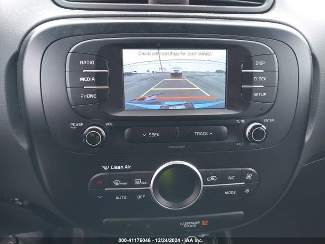 KIA SOUL + 2017 KNDJP3A5XH7430147 Image 17