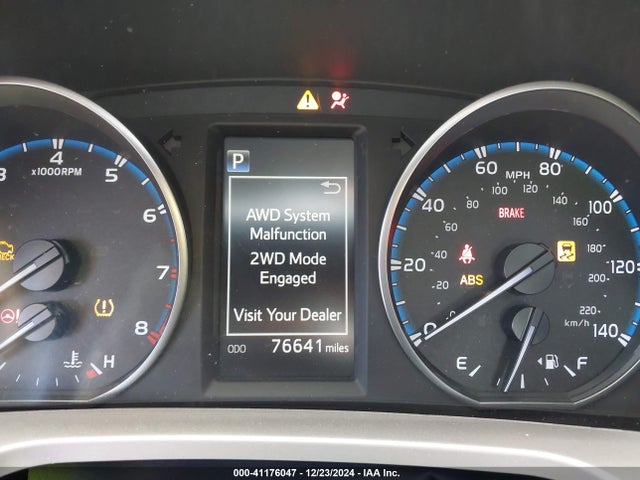 Продаж на аукціоні авто 2018 Toyota Rav4 Le, vin: JTMBFREV9JJ256357, номер лоту: 41176047
