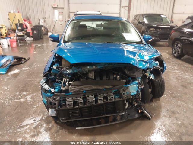 1FADP3K23FL313845 Ford FOCUS SE