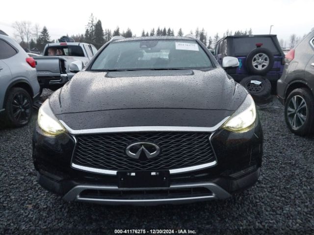 SJKCH5CR5JA045229 Infiniti Qx30 Premium