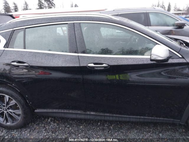 SJKCH5CR5JA045229 Infiniti Qx30 Premium