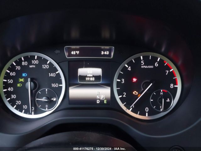 SJKCH5CR5JA045229 Infiniti Qx30 Premium