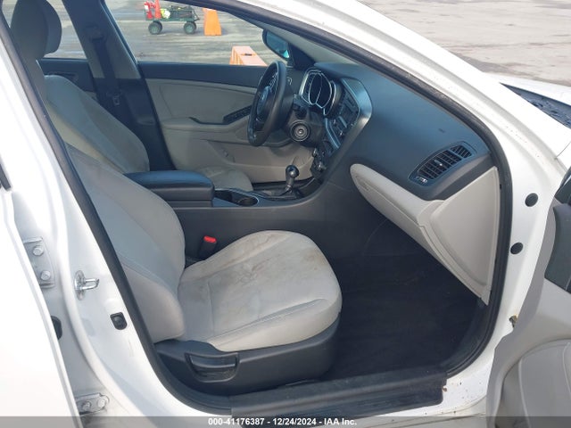 5XXGM4A7XEG314217 KIA Optima Lx