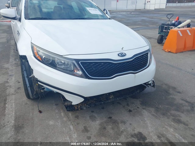 5XXGM4A7XEG314217 KIA Optima Lx