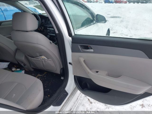 5NPE24AF3KH813042 Hyundai SONATA SE