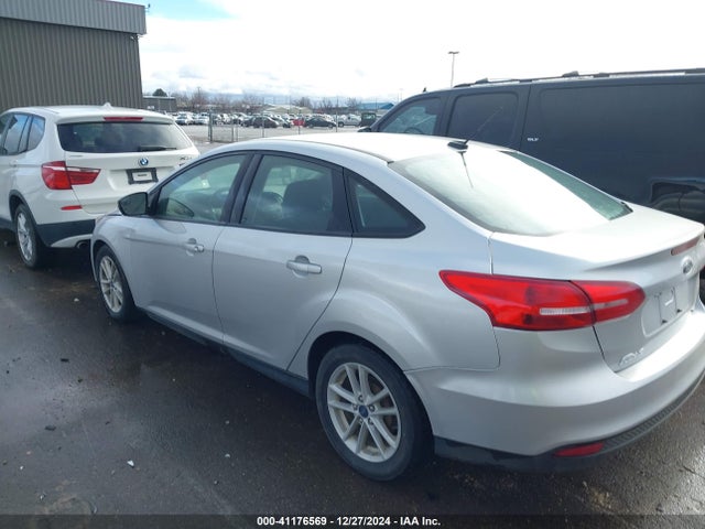 Ford FOCUS SE 2017 1FADP3F29HL284560 Image 3