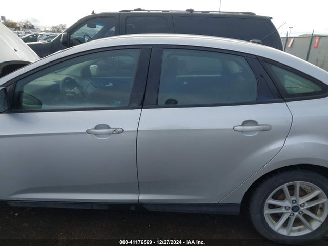 Ford FOCUS SE 2017 1FADP3F29HL284560 Image 6