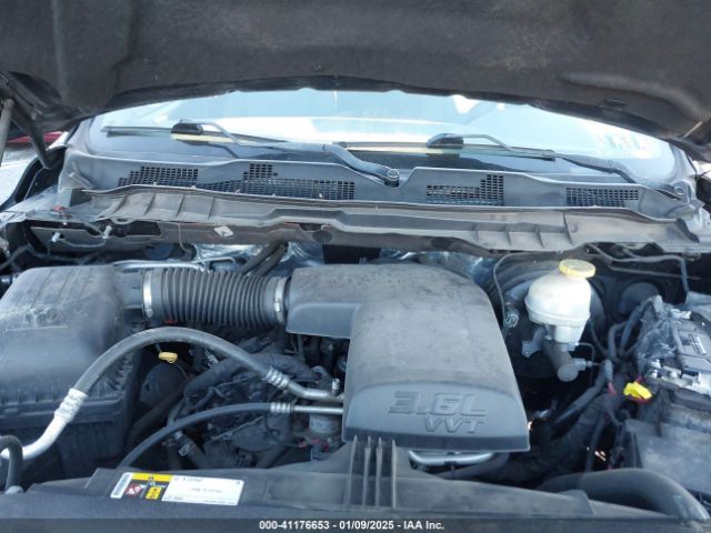 1C6RR7FG5HS508854 RAM 1500 Express  4x4 6'4 Box