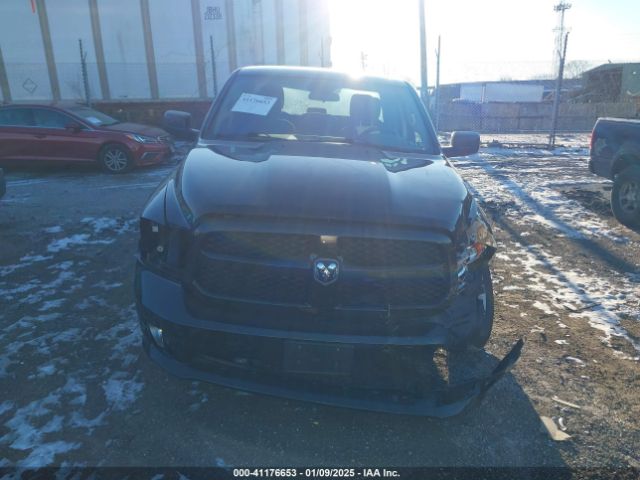 1C6RR7FG5HS508854 RAM 1500 Express  4x4 6'4 Box