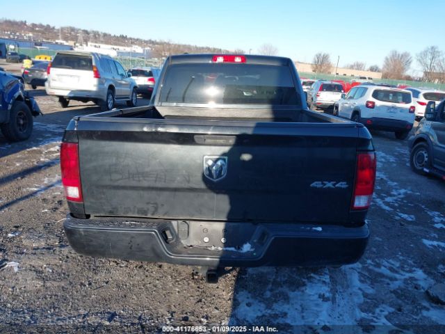 1C6RR7FG5HS508854 RAM 1500 Express  4x4 6'4 Box